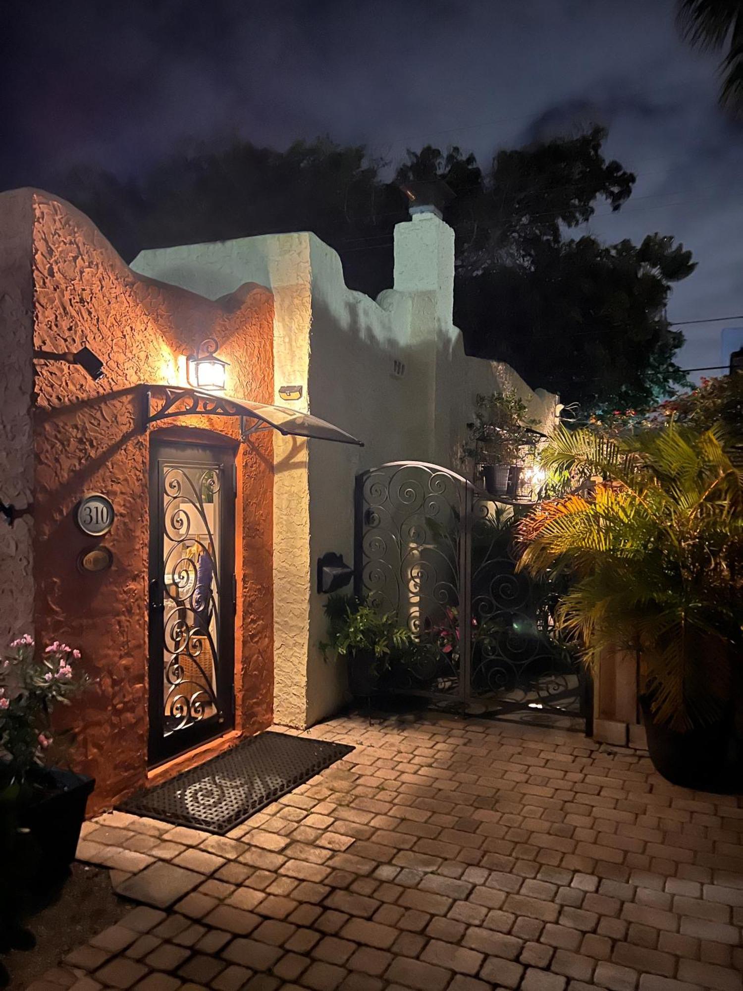 Tropical Designer House In Heart Of Antique Row Wpb Villa West Palm Beach Exterior photo