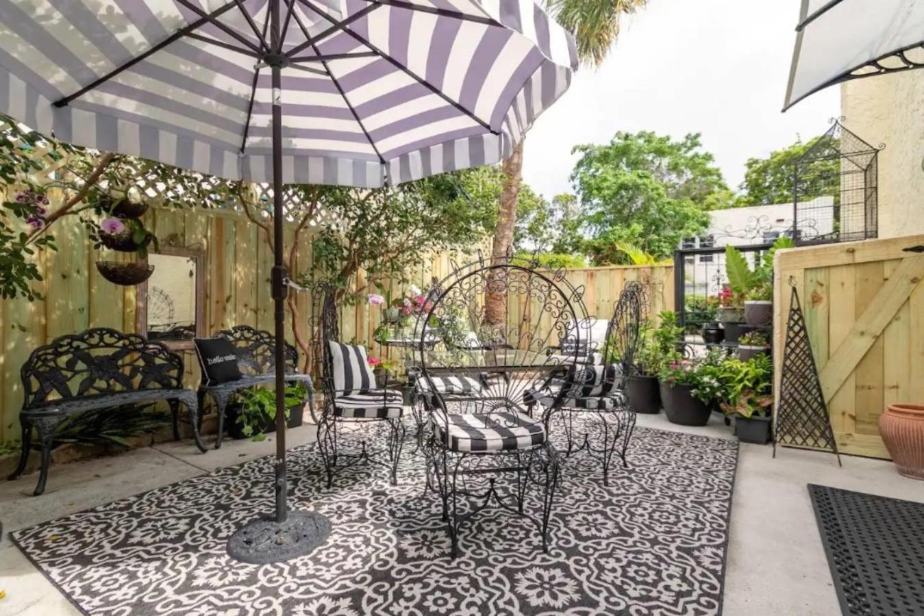 Tropical Designer House In Heart Of Antique Row Wpb Villa West Palm Beach Exterior photo